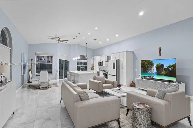 $5,200 | 6952 Northwest 27th Court, Unit 6952, Margate, FL 33063