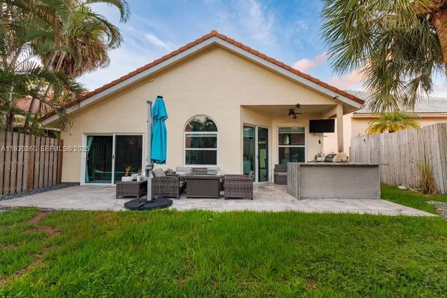 $5,200 | 6952 Northwest 27th Court, Unit 6952, Margate, FL 33063