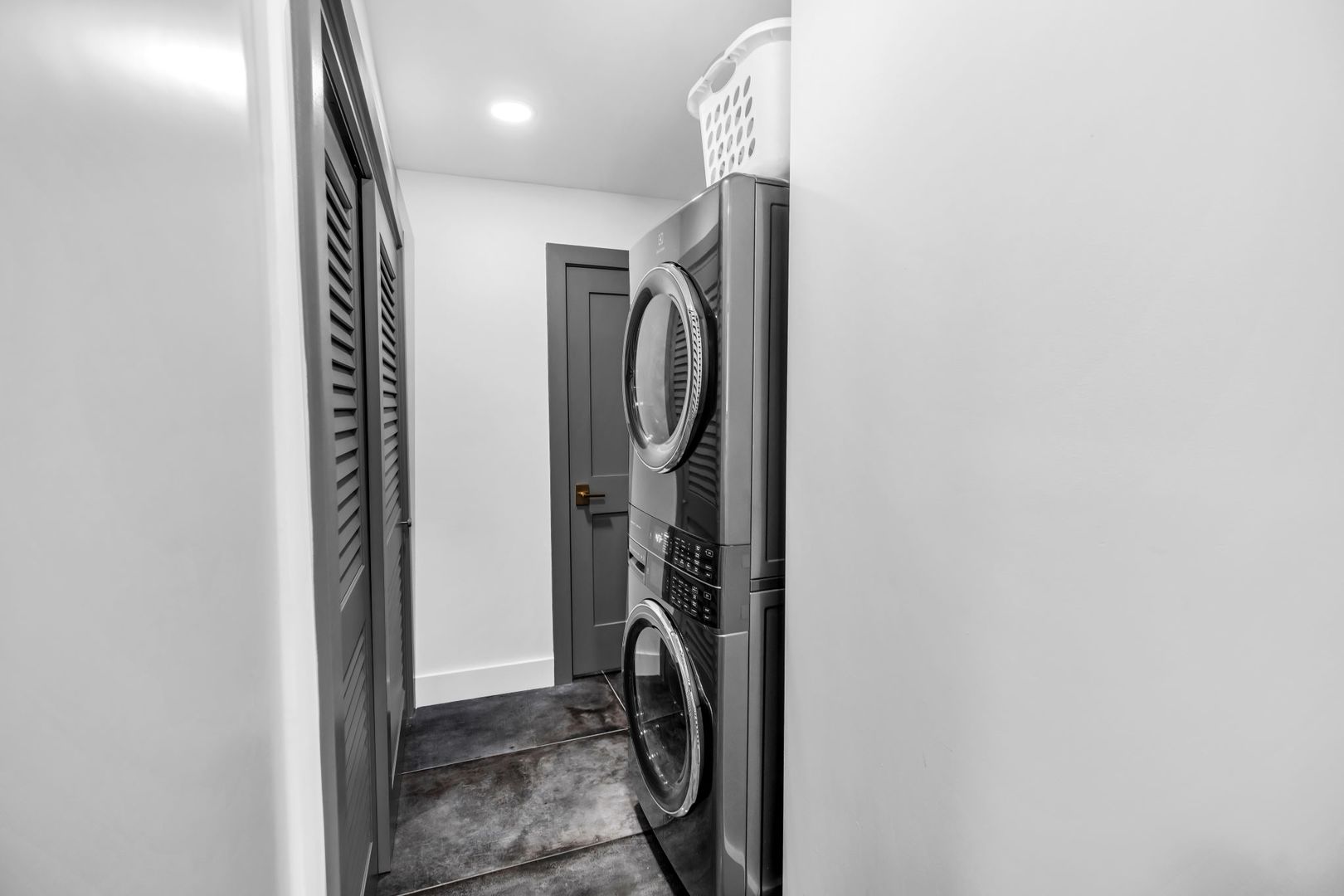 65 South Shores Drive Decatur, IL 62521 - Photo 18 of 25 a view of a storage & utility room