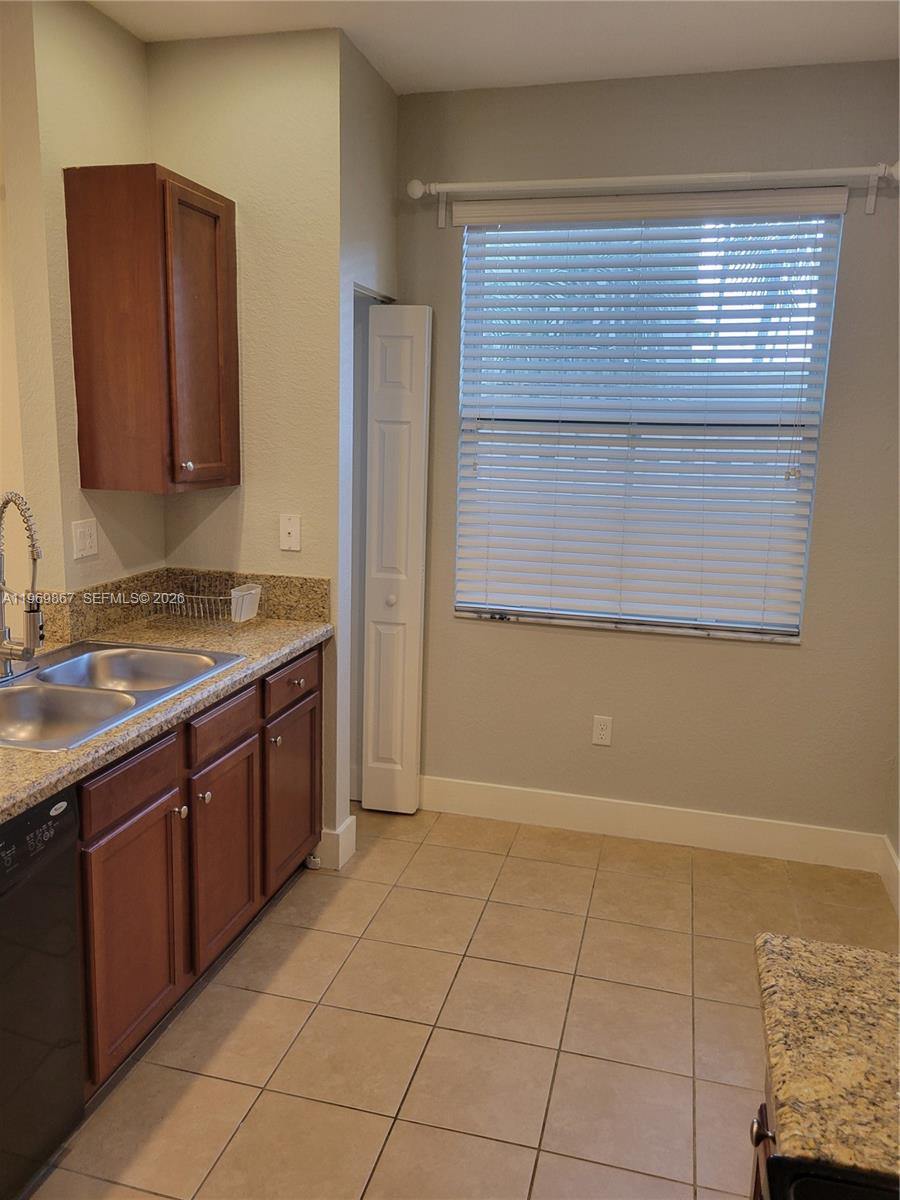 2851 Prospect Road, Unit 405 Tamarac, FL 33309 - Photo 7 of 18