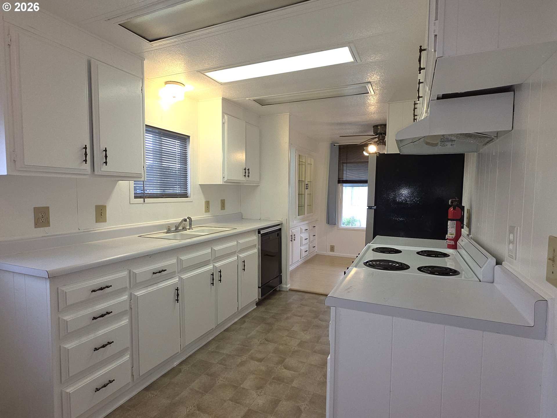 13045 Southeast Stark Street, Unit 112 Portland, OR 97233 - Photo 13 of 25