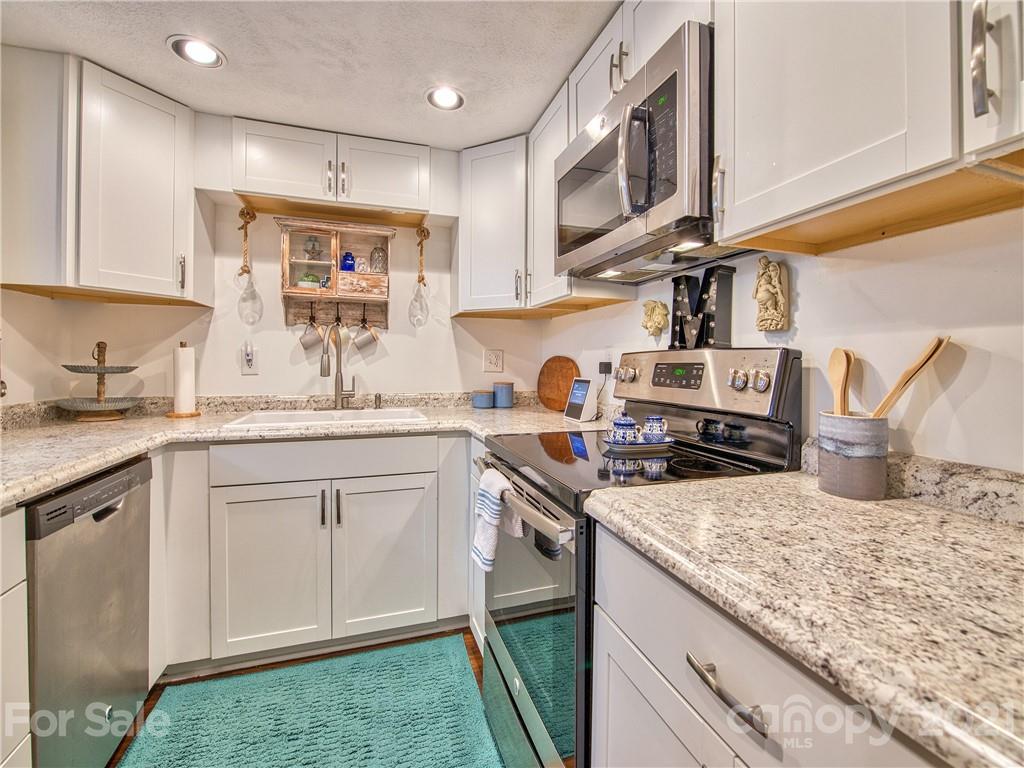 68 Ninevah Road Waynesville, NC 28786 - Photo 6 of 19 Gallery Image 6