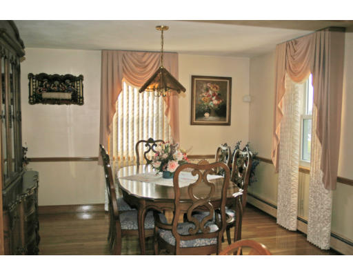 13 Wilson Road Waltham, MA 02452 - Photo 6 of 19 Gallery Image 6
