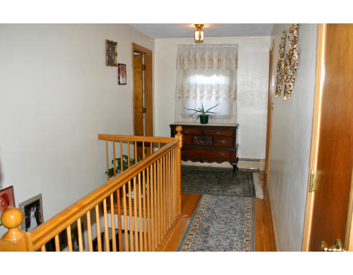 13 Wilson Road Waltham, MA 02452 - Photo 10 of 19 Gallery Image 10
