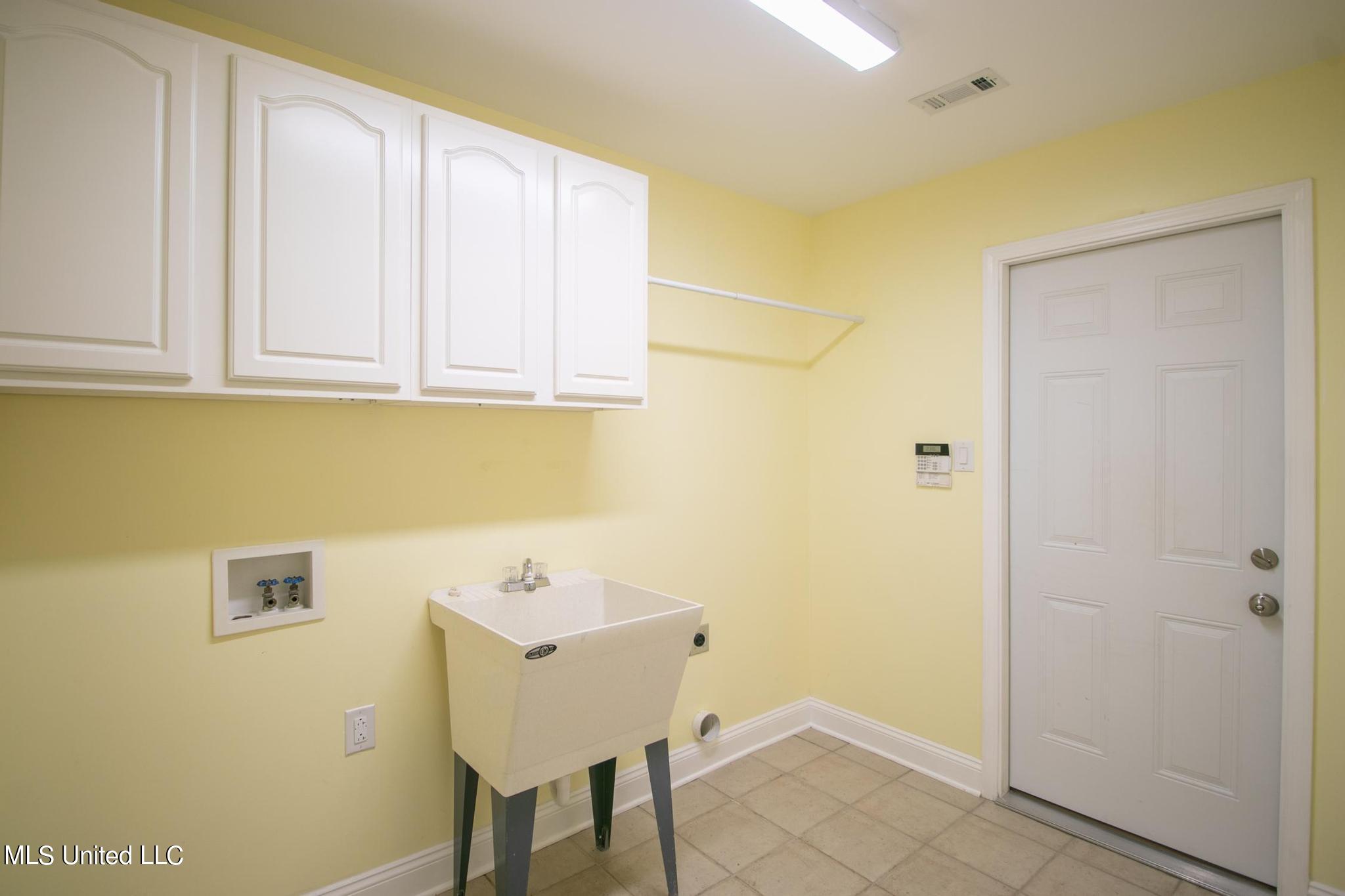 6904 Southwind Drive Biloxi, MS 39532 - Photo 12 of 23 6904 Southwind-17012