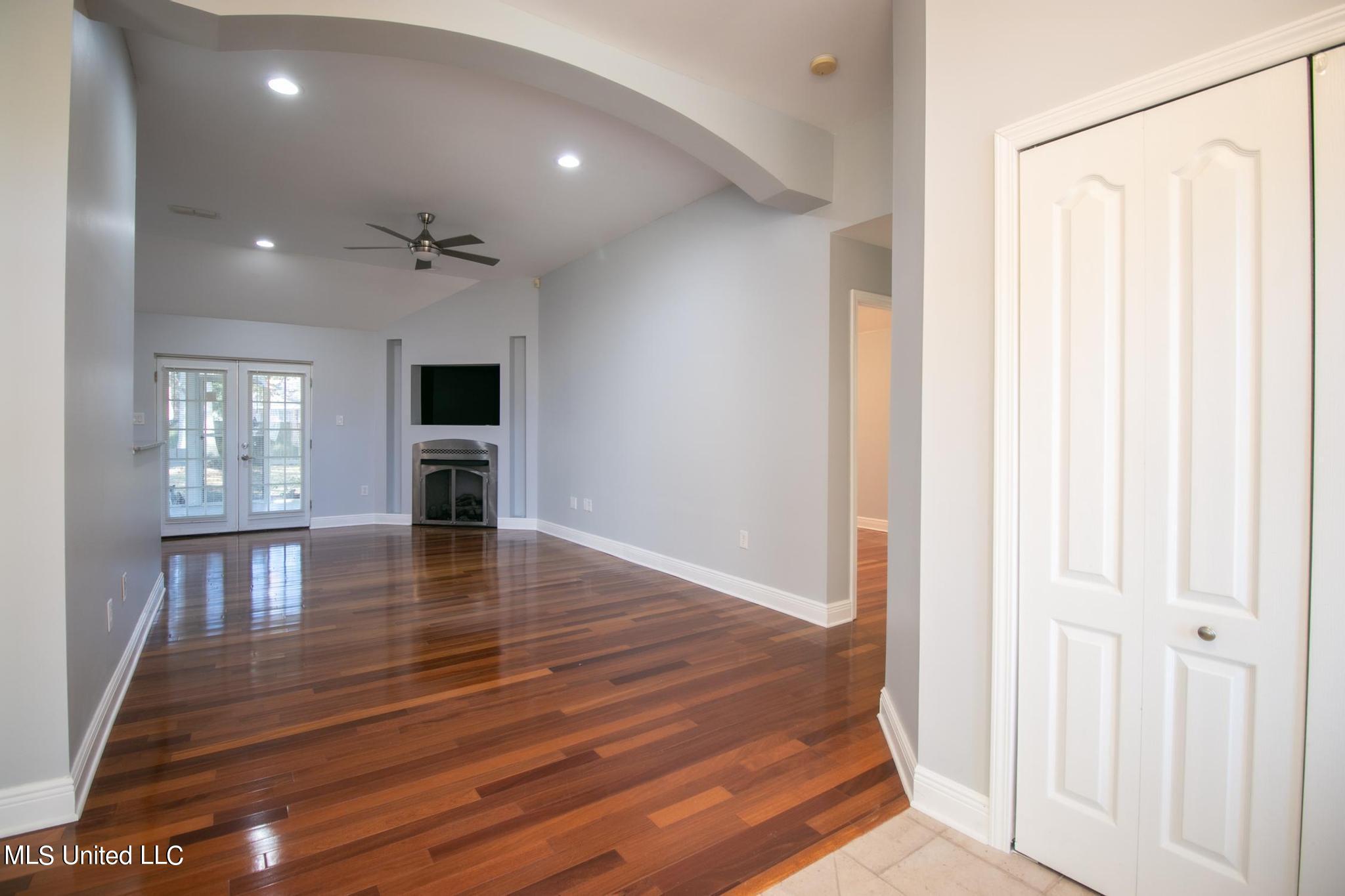 6904 Southwind Drive Biloxi, MS 39532 - Photo 5 of 23 6904 Southwind-17000