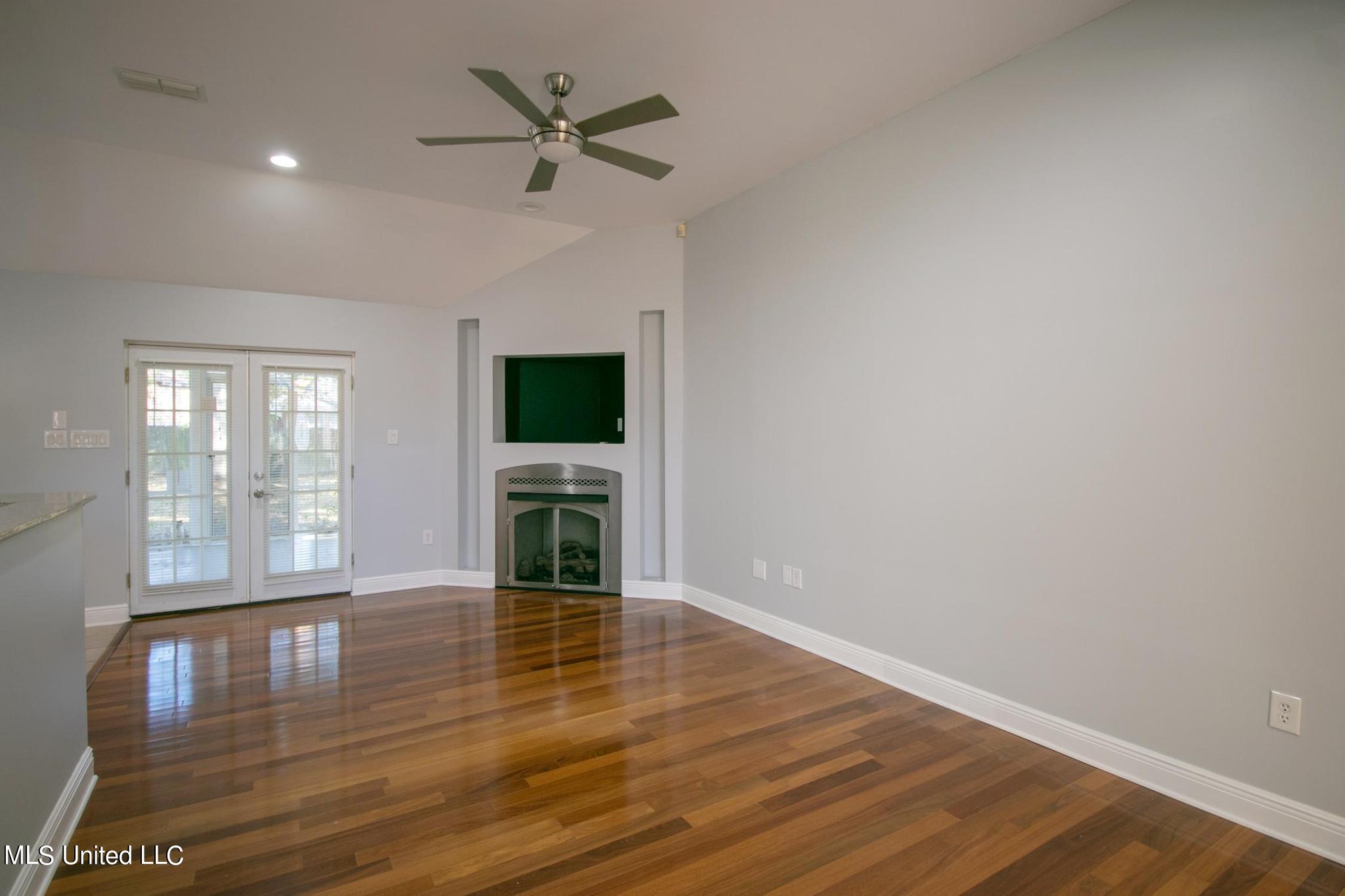 6904 Southwind Drive Biloxi, MS 39532 - Photo 6 of 23 6904 Southwind-17009