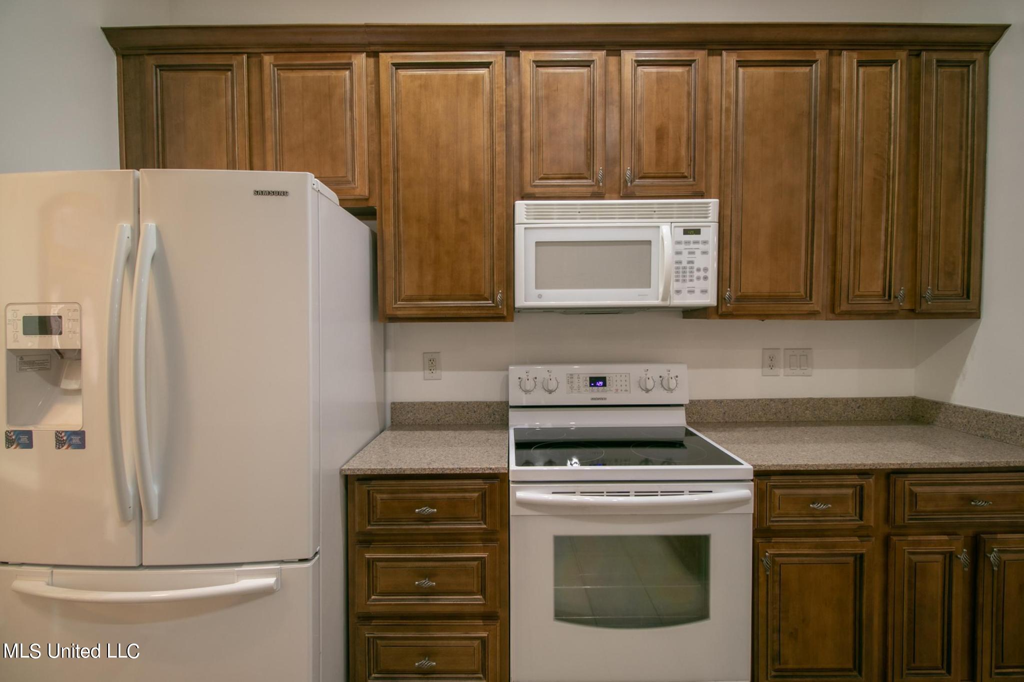 6904 Southwind Drive Biloxi, MS 39532 - Photo 9 of 23 6904 Southwind-17005