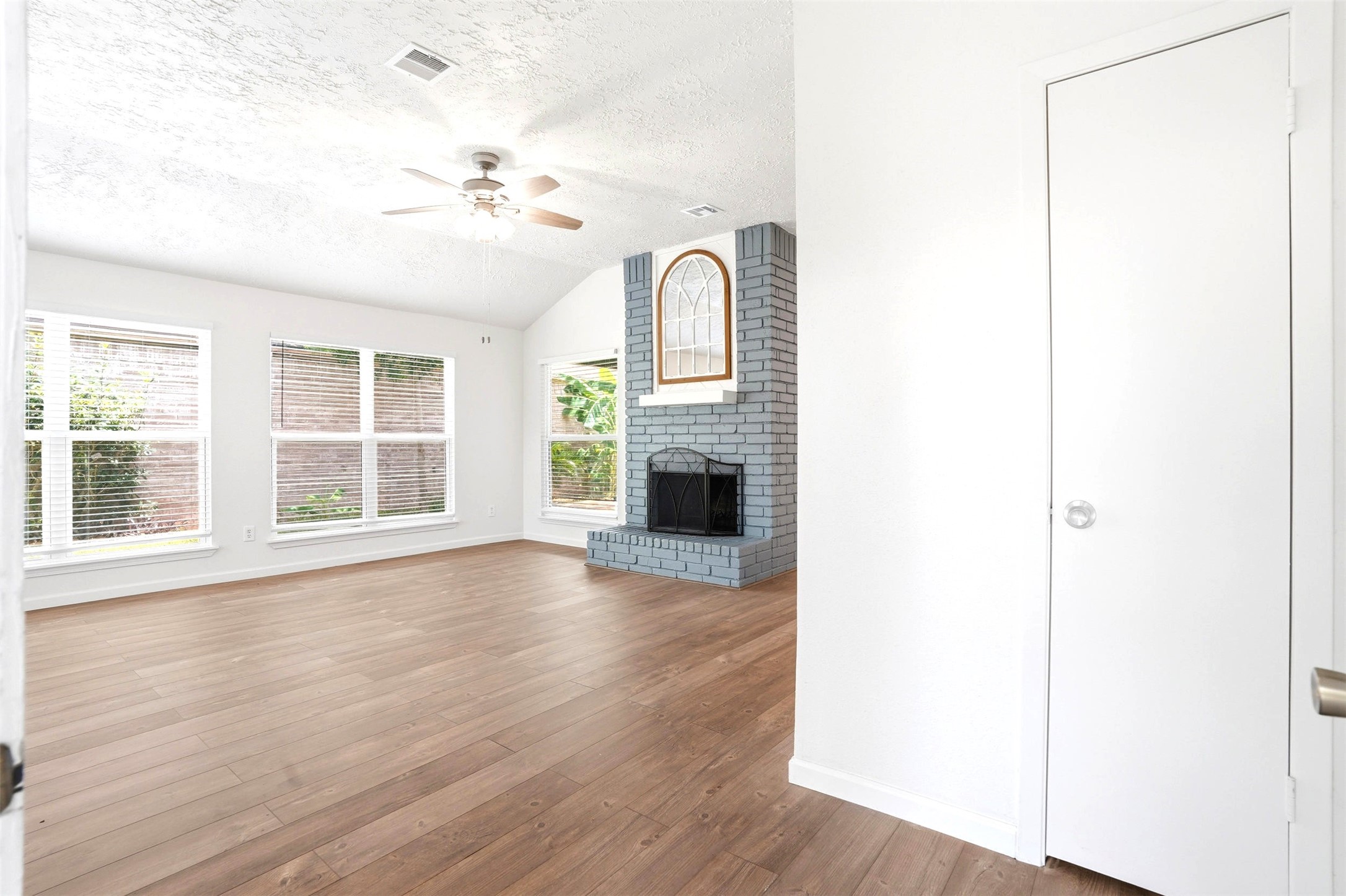 16007 Ridgegreen Drive Houston, TX 77082 - Photo 10 of 29