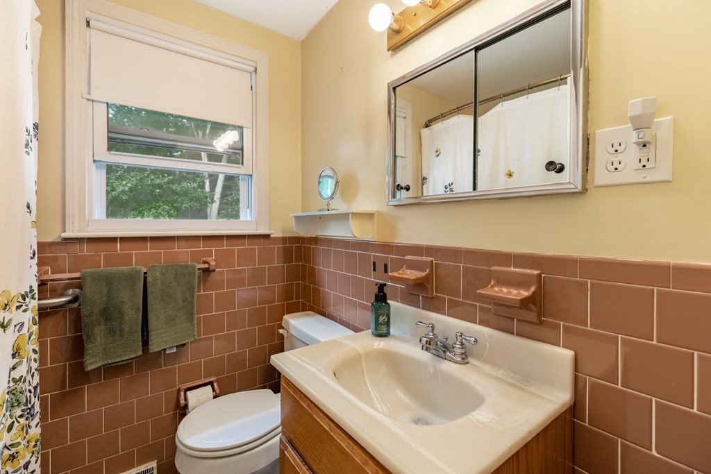 15 Westgate Road Framingham, MA 01701 - Photo 9 of 15 Gallery Image 9