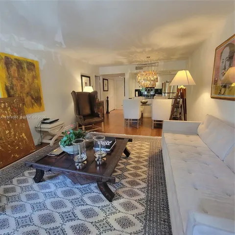 $2,000 | 8180 Geneva Court, Unit 219, Doral, FL 33166