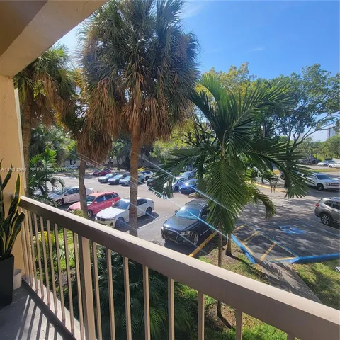 $2,000 | 8180 Geneva Court, Unit 219, Doral, FL 33166