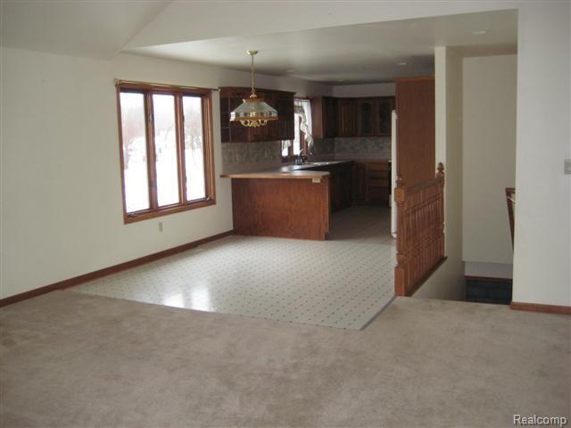 5355 Connell Road Emmett, MI 48022 - Photo 2 of 11 Connell Interior 123009 012
