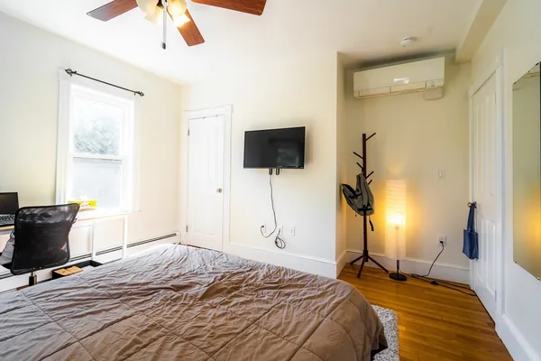 $4,450 | 4 Hardwick Street, Unit 2, Cambridge, MA 02141