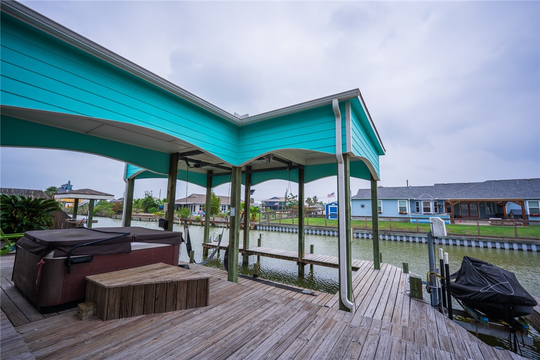 109 Copano Cove Road Rockport, TX 78382 - Photo 28 of 32