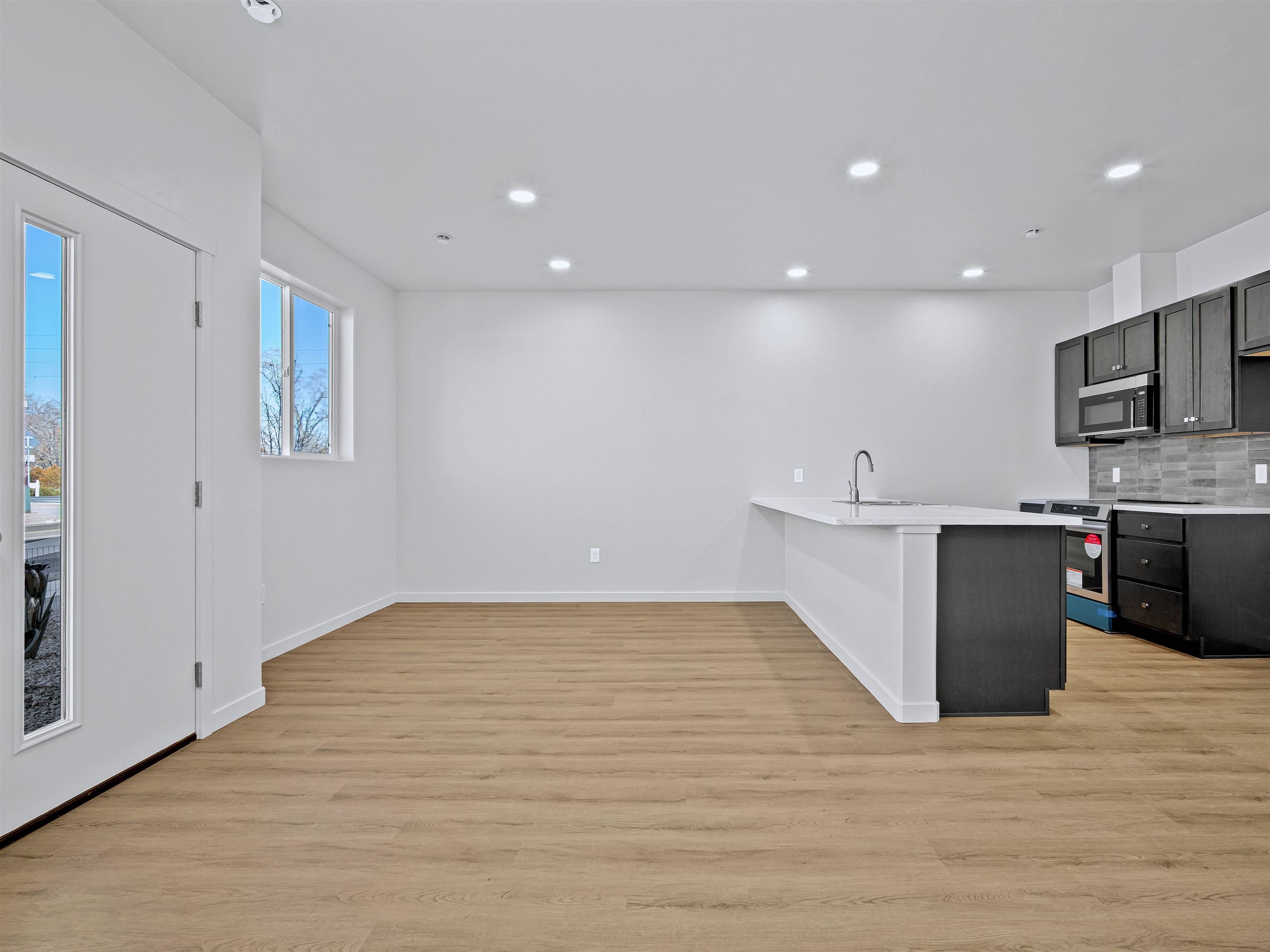 2786 Caspian Way, Unit A Grand Junction, CO 81503 - Photo 27 of 42 a view of kitchen with microwave and cabinets