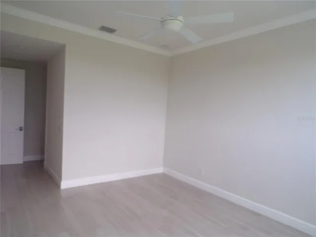 a view of empty room with window