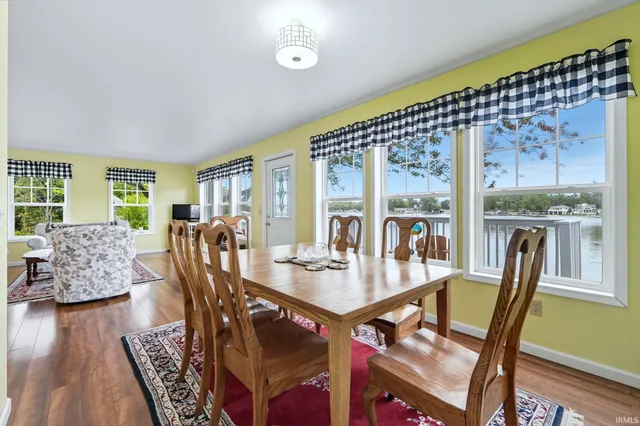 $585,000 | 1425 East 700 South, Wolcottville, IN 46795