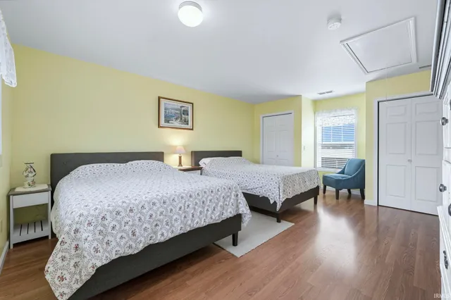 $585,000 | 1425 East 700 South, Wolcottville, IN 46795