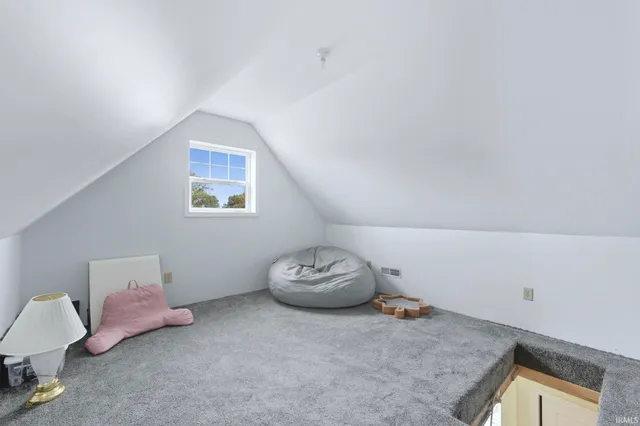 $585,000 | 1425 East 700 South, Wolcottville, IN 46795