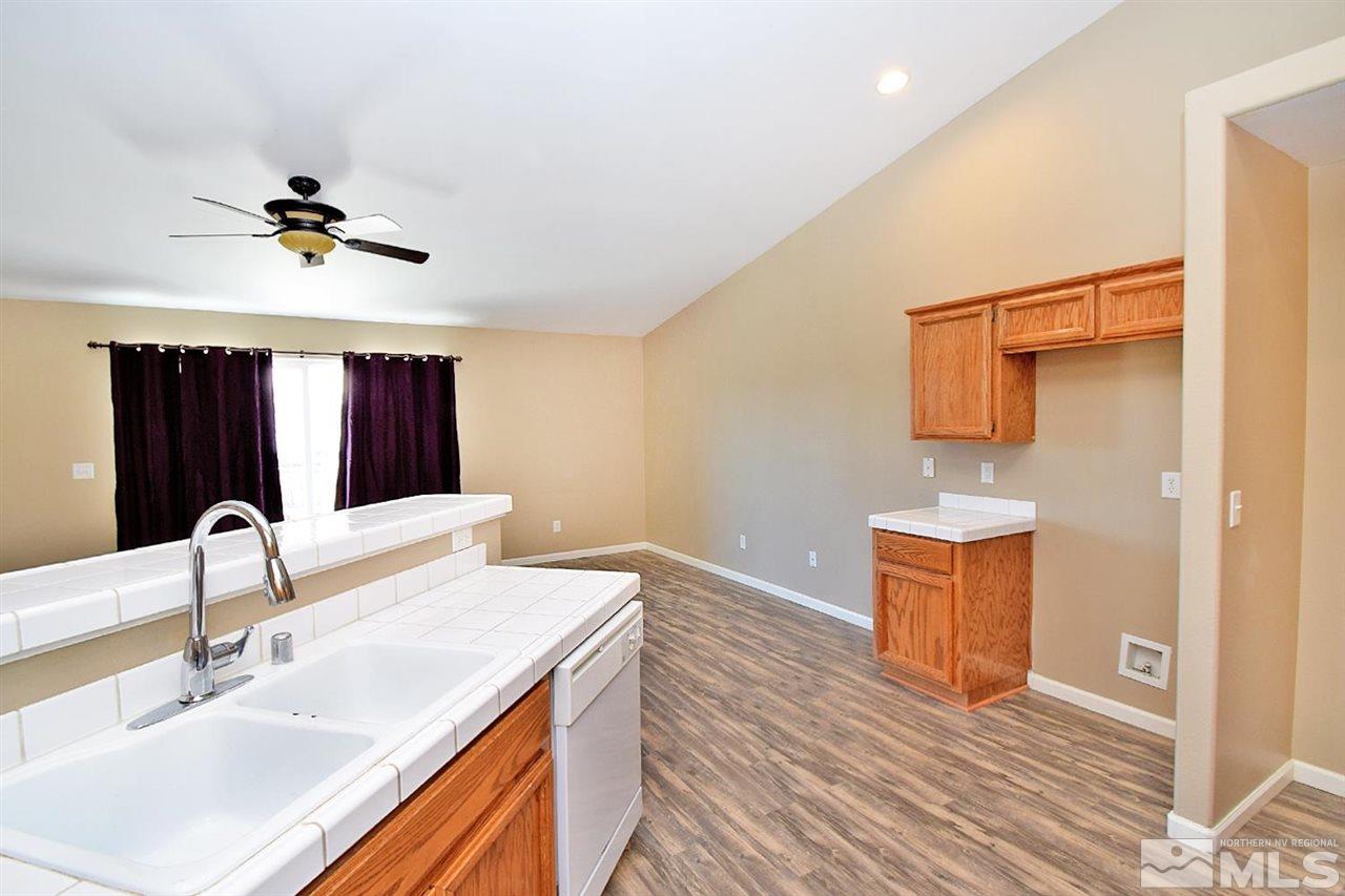 513 St Louis Road Fernley, NV 89408 - Photo 6 of 30 Photo 6