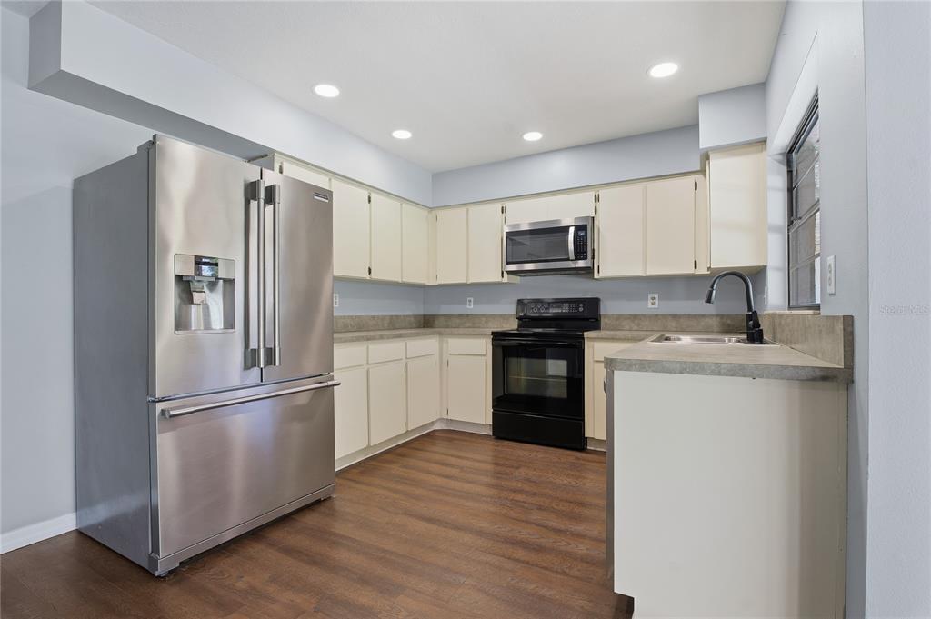 1208 Monte Lake Drive Valrico, FL 33596 - Photo 11 of 42