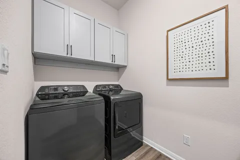 $575,000 | 369 Sue Peaks Loop, Dripping Springs, TX 78620