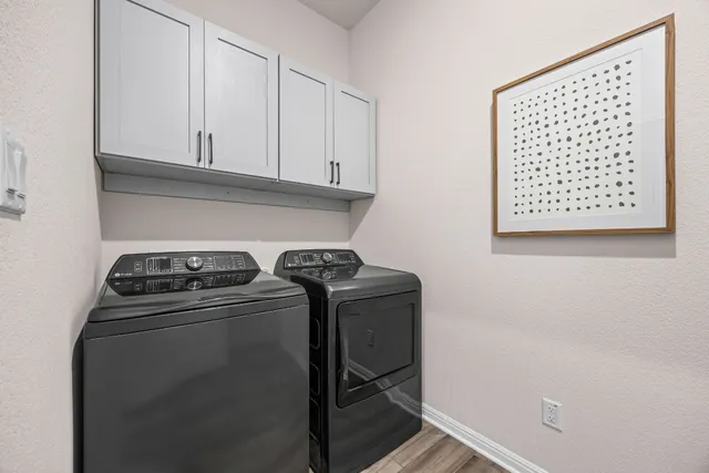 $575,000 | 369 Sue Peaks Loop, Dripping Springs, TX 78620