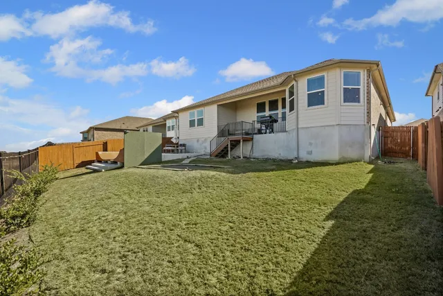 $575,000 | 369 Sue Peaks Loop, Dripping Springs, TX 78620