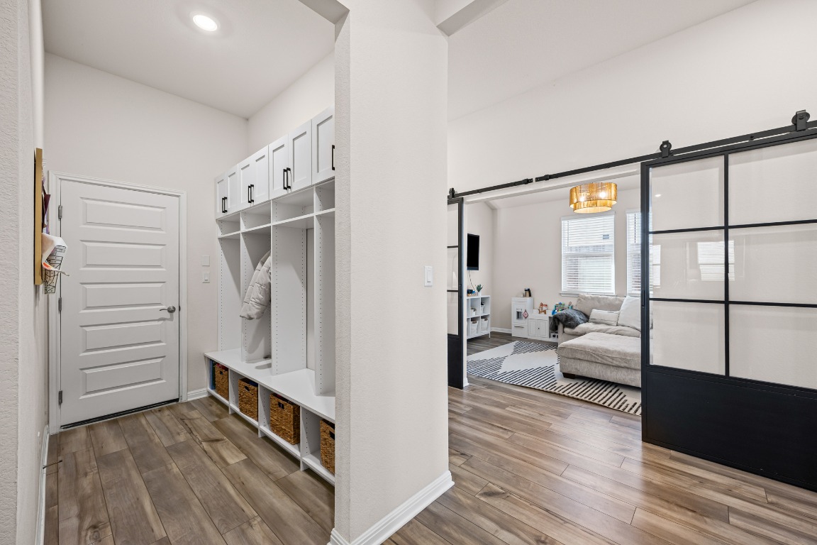 369 Sue Peaks Loop Dripping Springs, TX 78620 - Photo 9 of 38