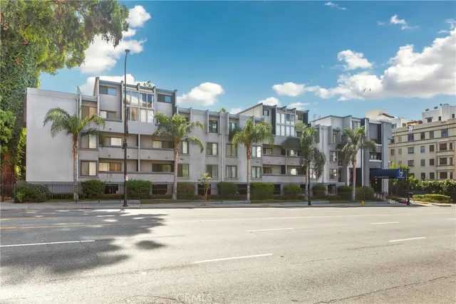 $630,000 | 1940 North Highland Avenue, Unit 3, Los Angeles, CA 90068