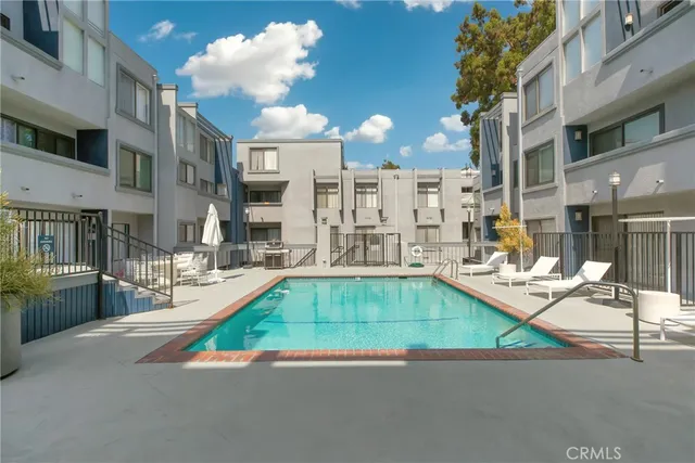 $630,000 | 1940 North Highland Avenue, Unit 3, Los Angeles, CA 90068