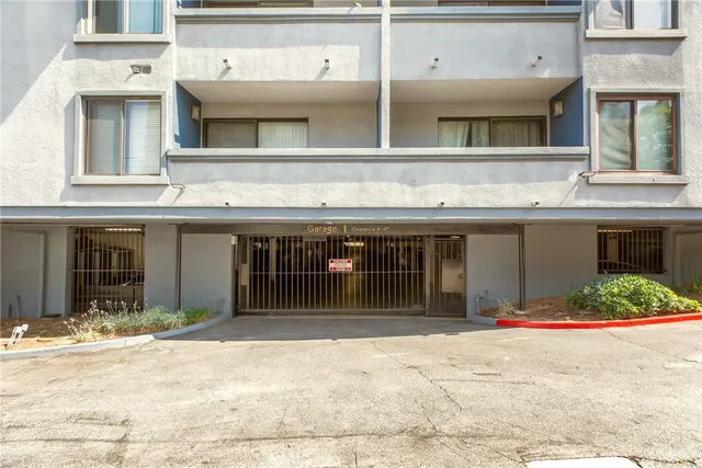 $630,000 | 1940 North Highland Avenue, Unit 3, Los Angeles, CA 90068