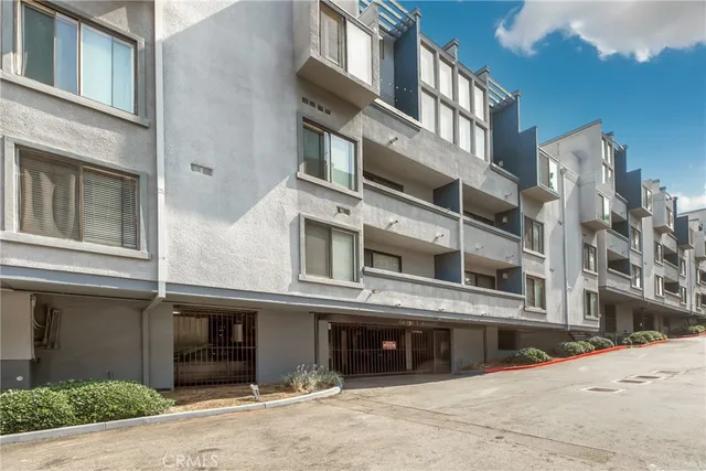 $630,000 | 1940 North Highland Avenue, Unit 3, Los Angeles, CA 90068
