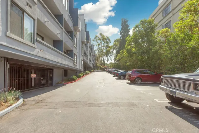 $630,000 | 1940 North Highland Avenue, Unit 3, Los Angeles, CA 90068