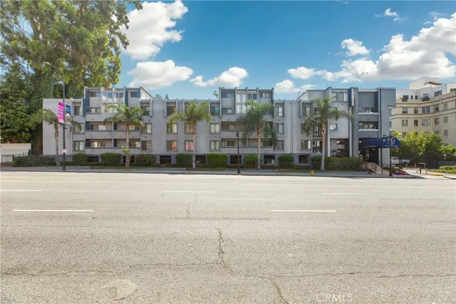 $630,000 | 1940 North Highland Avenue, Unit 3, Los Angeles, CA 90068