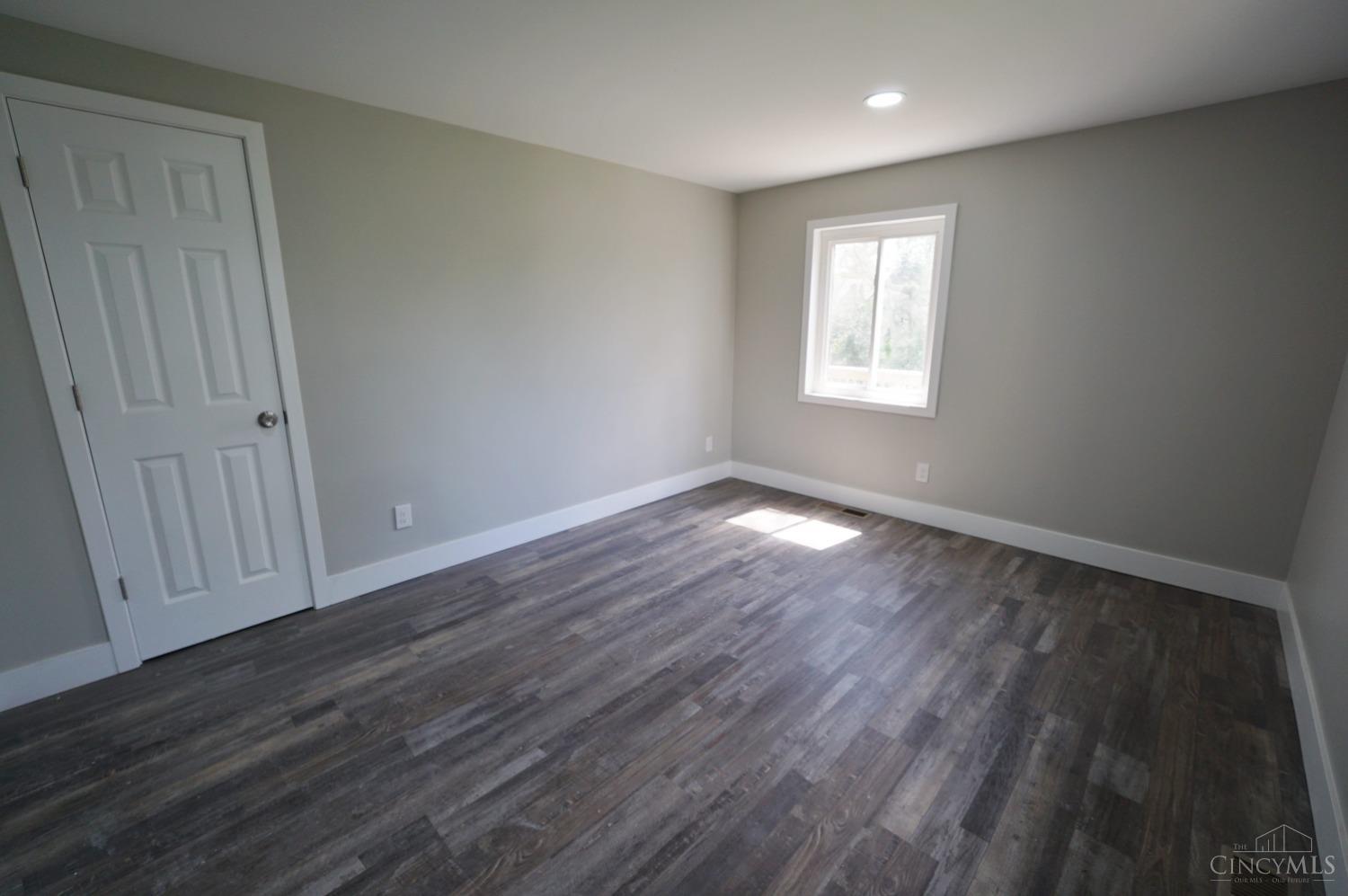 5155 Sidney Road Cincinnati, OH 45238 - Photo 10 of 29