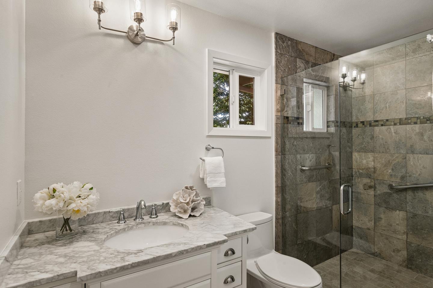 12882 Viscaino Road Los Altos Hills, CA 94022 - Photo 29 of 52