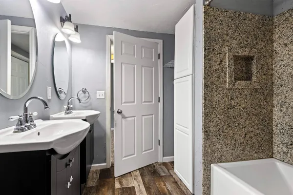 $268,000 | 1204 East Park Hills Drive, Appleton, WI 54915