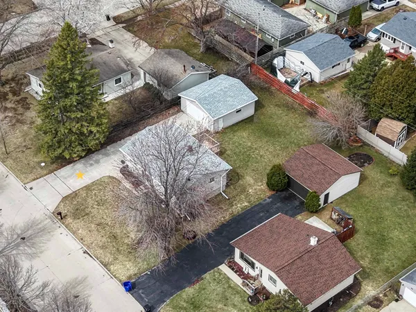 $268,000 | 1204 East Park Hills Drive, Appleton, WI 54915