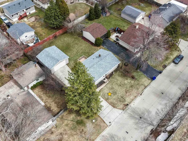 $268,000 | 1204 East Park Hills Drive, Appleton, WI 54915