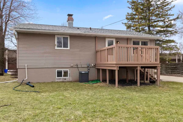 $268,000 | 1204 East Park Hills Drive, Appleton, WI 54915