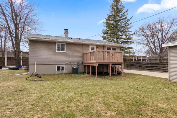 $268,000 | 1204 East Park Hills Drive, Appleton, WI 54915