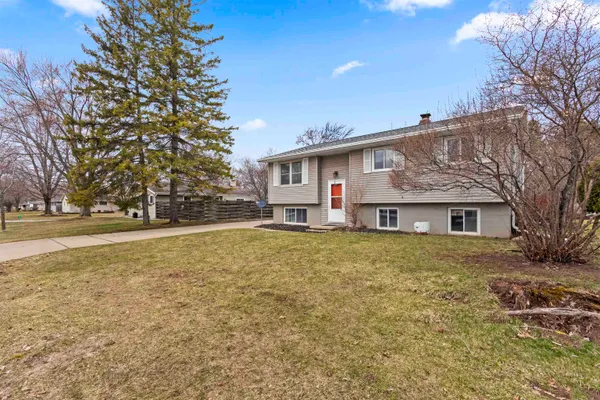 $268,000 | 1204 East Park Hills Drive, Appleton, WI 54915