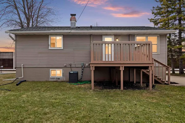 $268,000 | 1204 East Park Hills Drive, Appleton, WI 54915