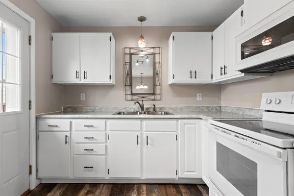 $268,000 | 1204 East Park Hills Drive, Appleton, WI 54915