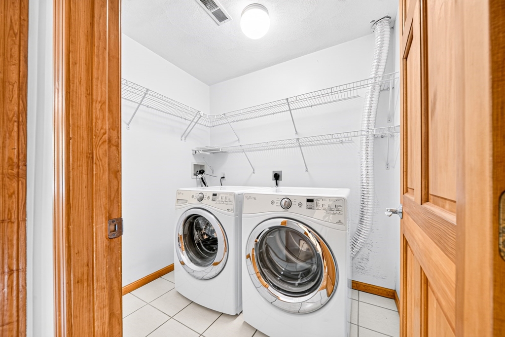 35 Brentwood Road Woburn, MA 01801 - Photo 32 of 42