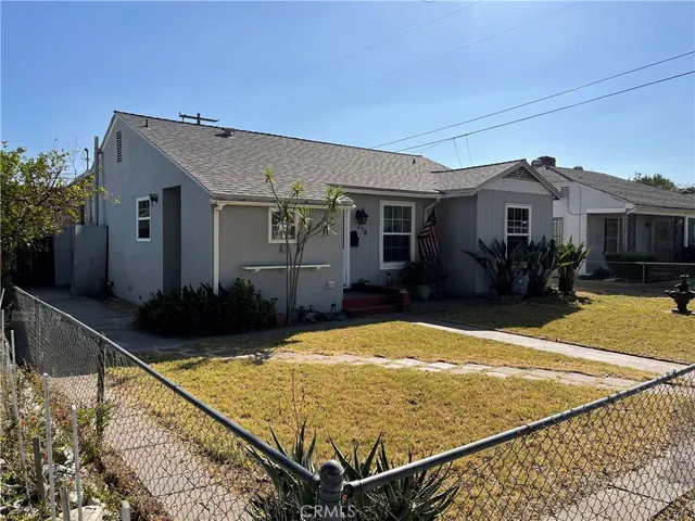 a view of a house with swimming pool