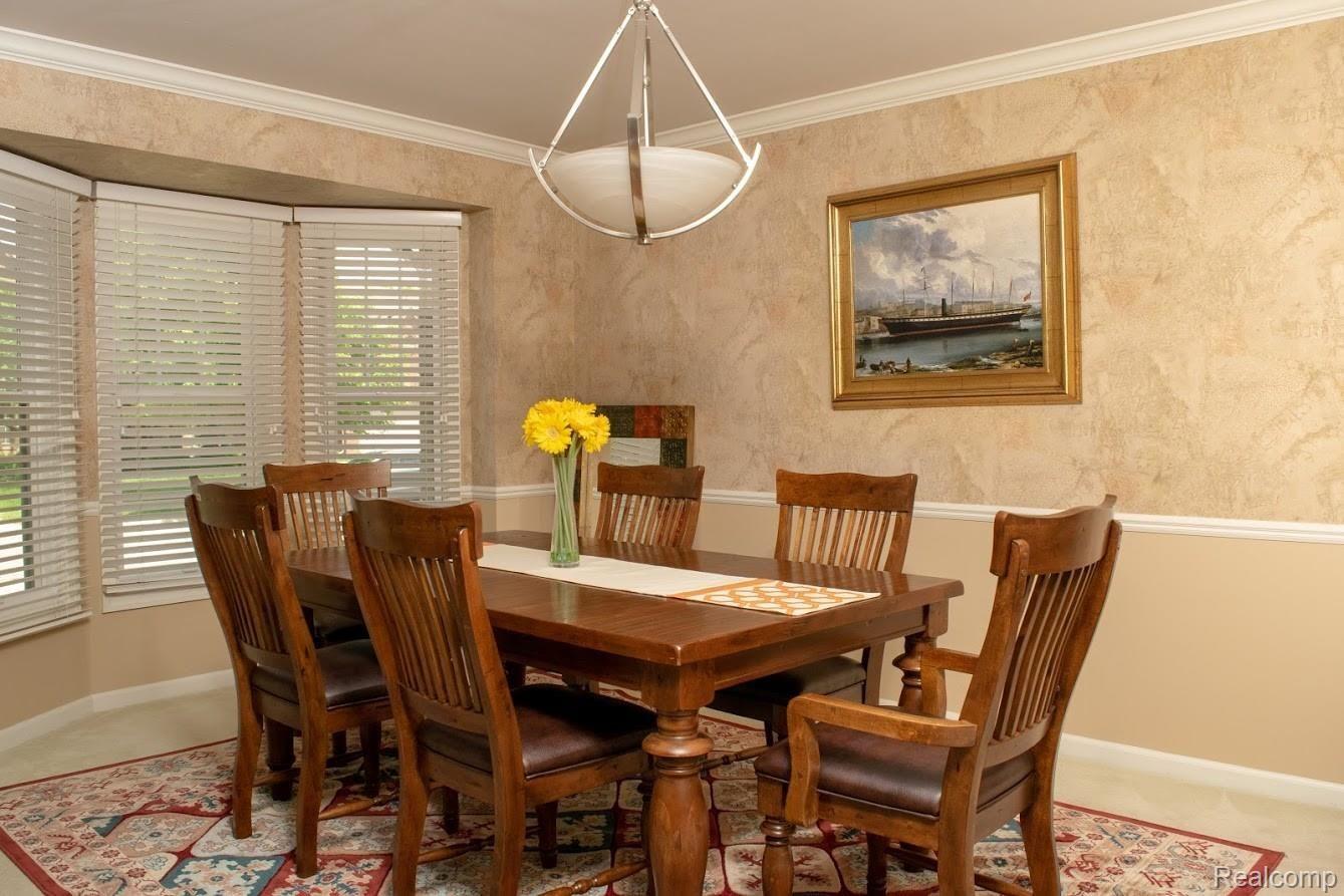 1046 Bloomview Circle Rochester, MI 48307 - Photo 8 of 31 Dining Room.jpg