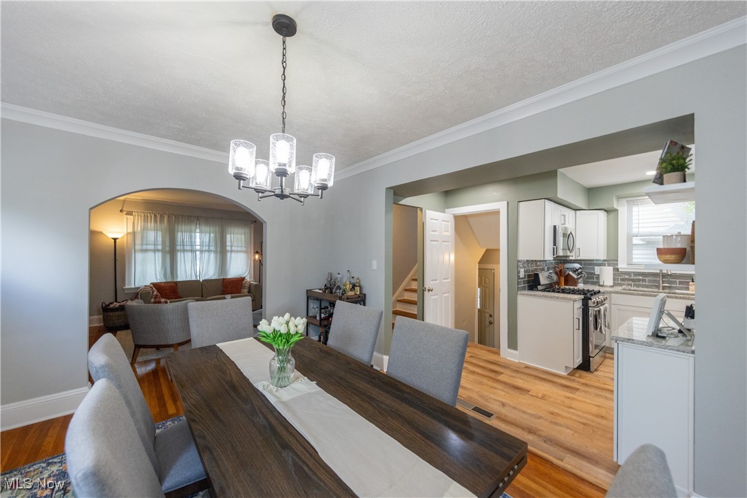 3395 Tullamore Road Cleveland, OH 44118 - Photo 11 of 39 Gallery Image 11